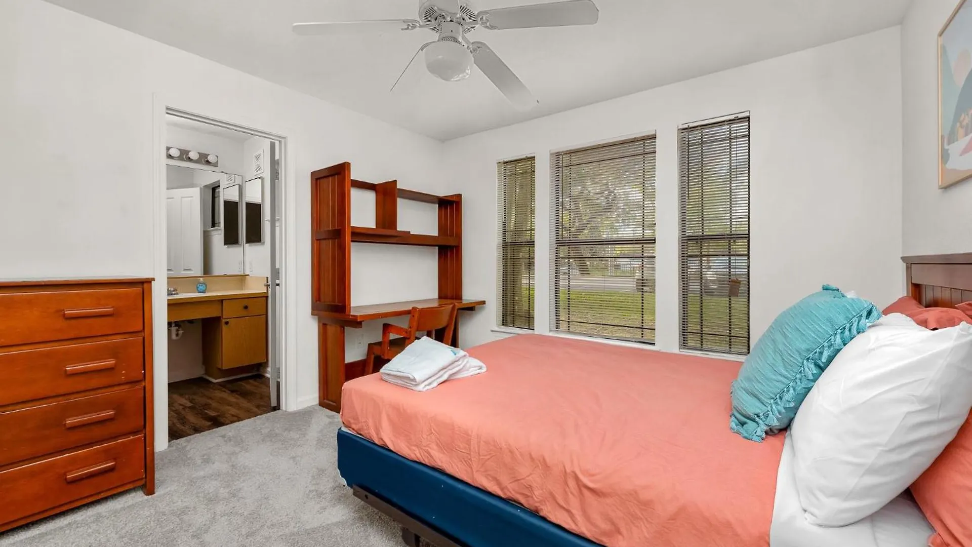 2 Mi To Usf Pet Friendly & Budget Friendly Tampa 0*,